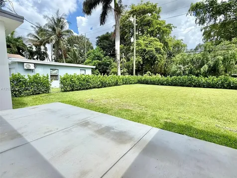 1575 NE 110 Te Miami FL 33161