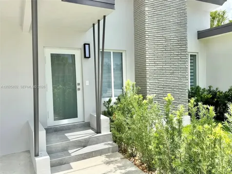 1575 NE 110 Te Miami FL 33161