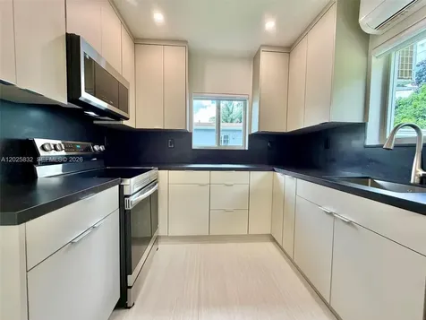 1575 NE 110 Te Miami FL 33161