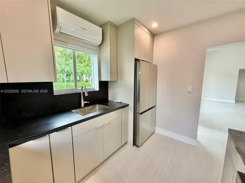 1575 NE 110 Te Miami FL 33161