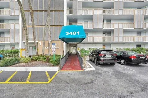 3401 N Country Club Drive Aventura FL 33180