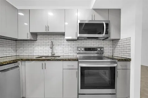 3401 N Country Club Drive Aventura FL 33180