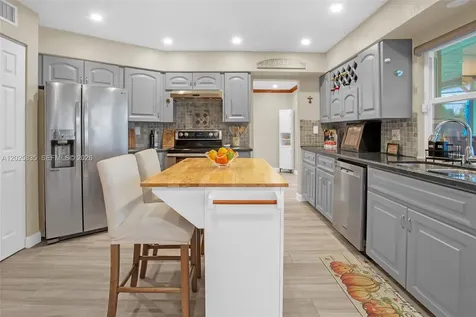 4890 SW 104th Avenue Cooper City FL 33328