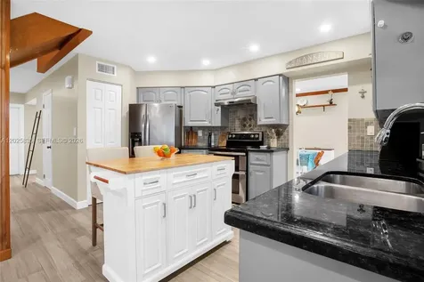 4890 SW 104th Avenue Cooper City FL 33328
