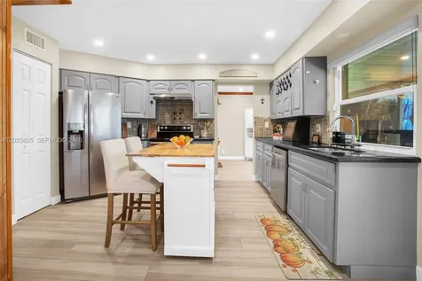 4890 SW 104th Avenue Cooper City FL 33328
