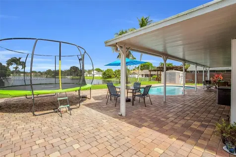 4890 SW 104th Avenue Cooper City FL 33328