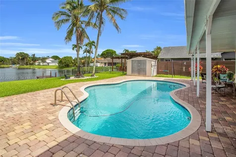 4890 SW 104th Avenue Cooper City FL 33328