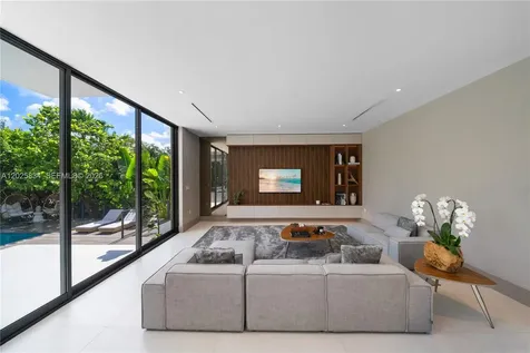571 Glenridge Road Key Biscayne FL 33149