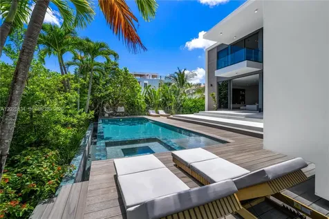 571 Glenridge Road Key Biscayne FL 33149