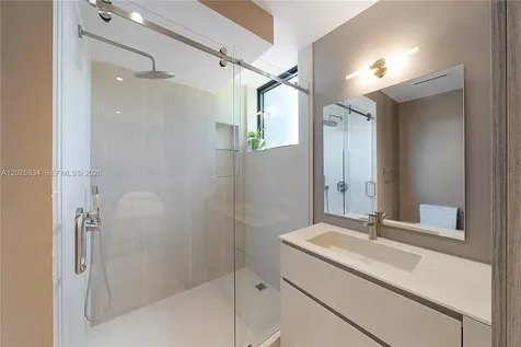 571 Glenridge Road Key Biscayne FL 33149