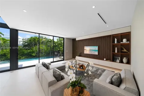 571 Glenridge Road Key Biscayne FL 33149