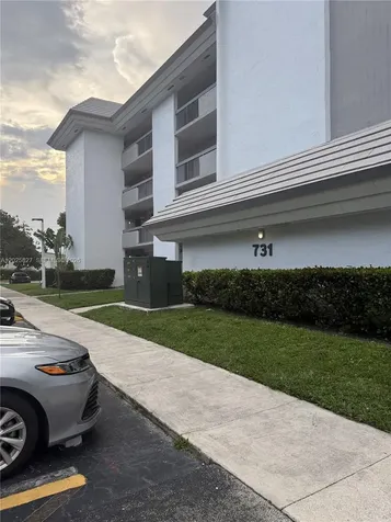 731 N Pine Island Road Plantation FL 33324
