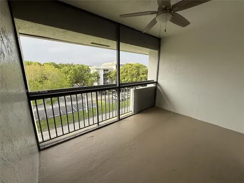 731 N Pine Island Road Plantation FL 33324