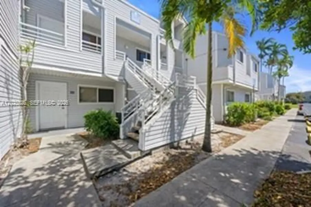 3425 NW 44th Street Oakland Park FL 33309