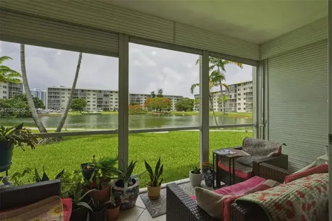 2855 Leonard Drive Aventura FL 33160
