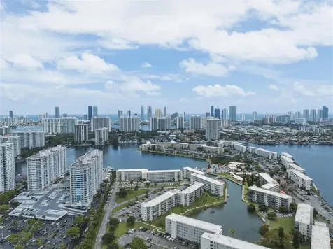 2855 Leonard Drive Aventura FL 33160