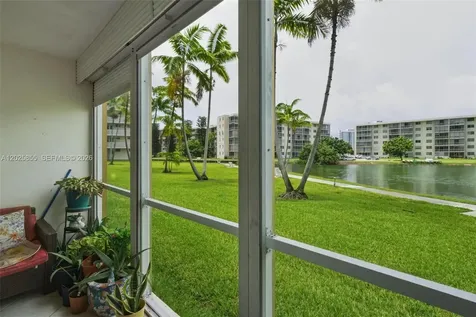 2855 Leonard Drive Aventura FL 33160