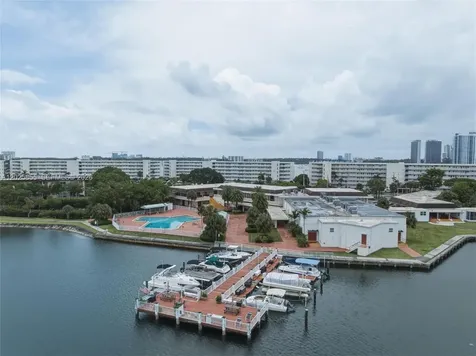 2855 Leonard Drive Aventura FL 33160