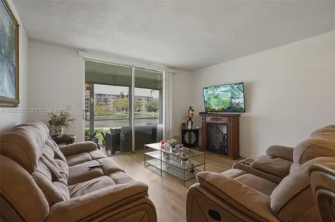 2855 Leonard Drive Aventura FL 33160