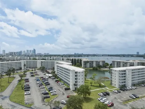 2855 Leonard Drive Aventura FL 33160