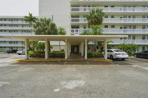 2855 Leonard Drive Aventura FL 33160