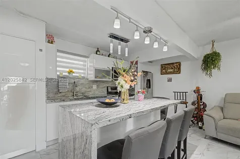 399 NW 72nd Avenue Miami FL 33126