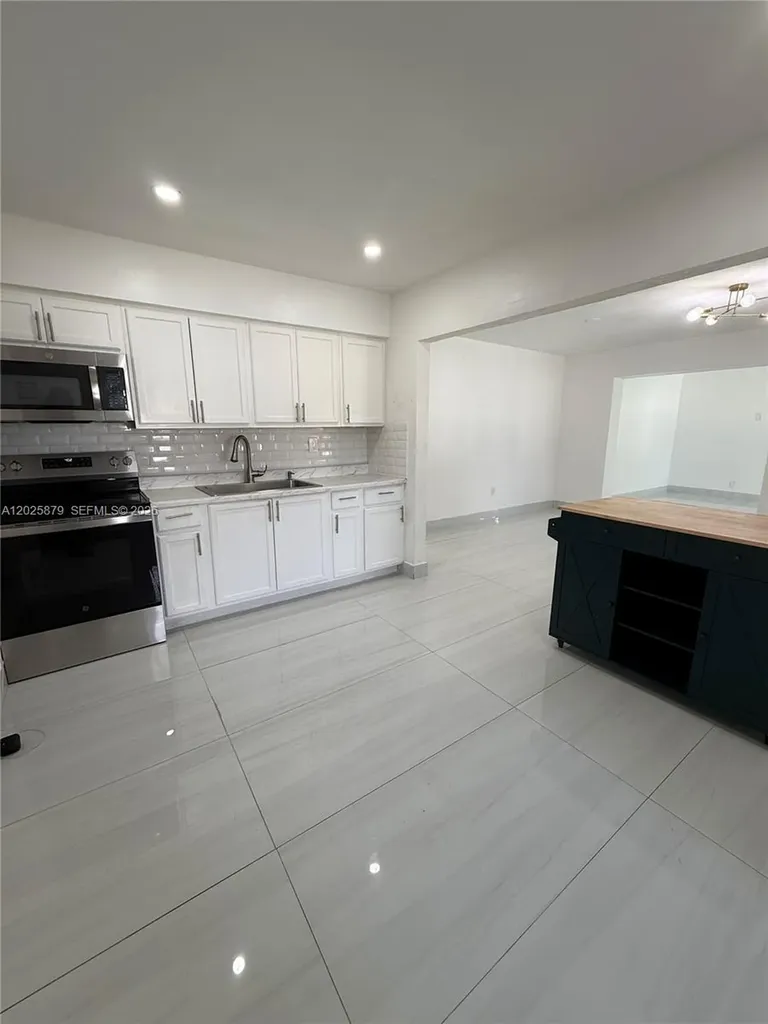 1816 NW 25th Terrace Fort Lauderdale FL 33311