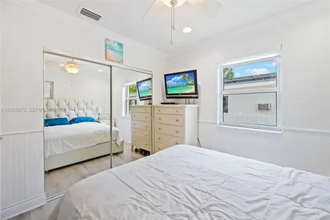 556 La Villa Drive Miami Springs FL 33166