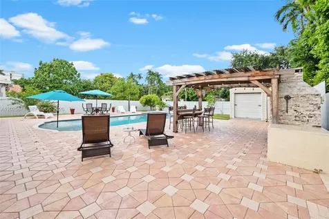 556 La Villa Drive Miami Springs FL 33166