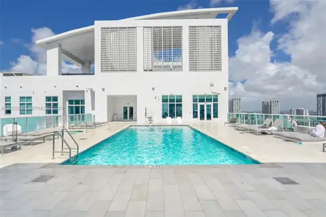 133 NE 2nd Avenue Miami FL 33132