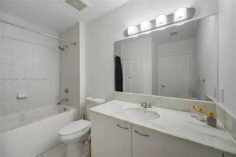 133 NE 2nd Avenue Miami FL 33132