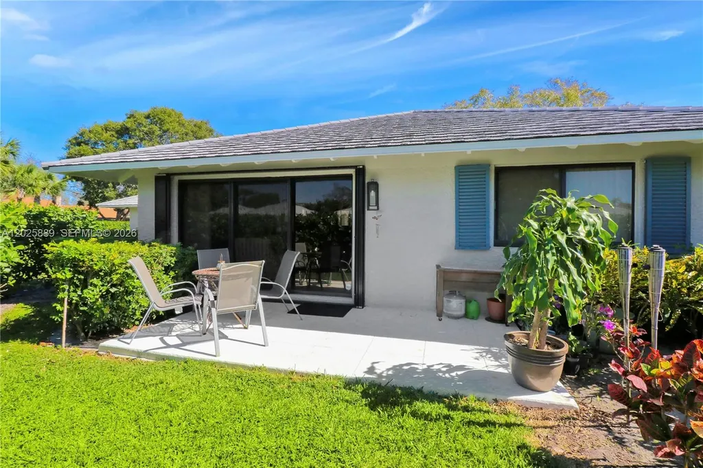 105 Club Drive Palm Beach Gardens FL 33418