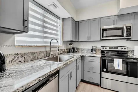 10002 E Bay Harbor Drive Bay Harbor Islands FL 33154