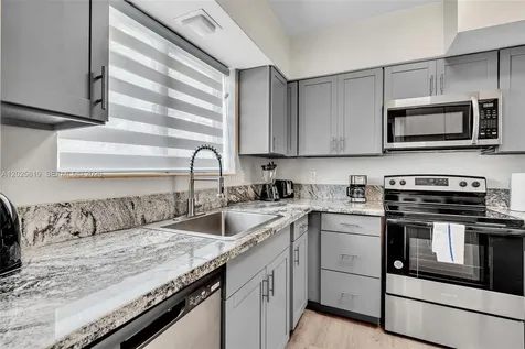 10002 E Bay Harbor Drive Bay Harbor Islands FL 33154