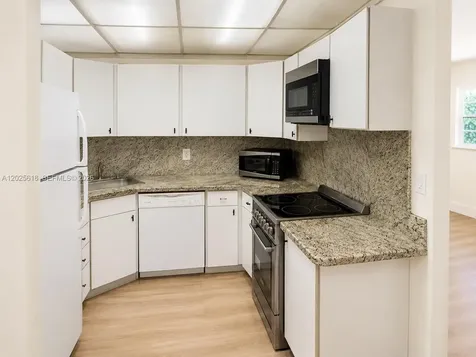 421 NE 1st Street Hallandale Beach FL 33009