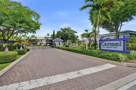 927 NE 199th Street Miami FL 33179