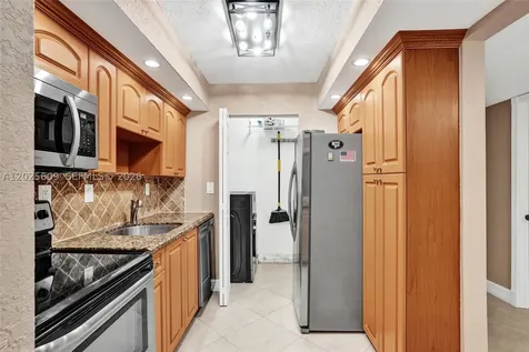 927 NE 199th Street Miami FL 33179