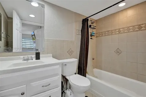 927 NE 199th Street Miami FL 33179