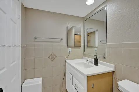 927 NE 199th Street Miami FL 33179