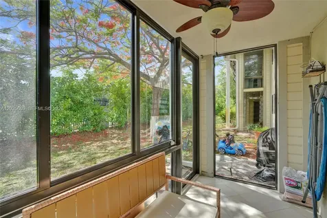 927 NE 199th Street Miami FL 33179