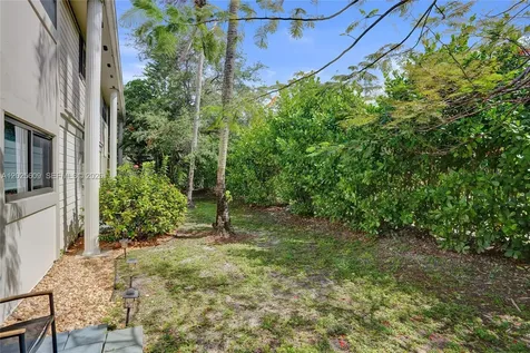 927 NE 199th Street Miami FL 33179