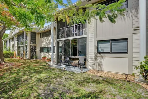 927 NE 199th Street Miami FL 33179
