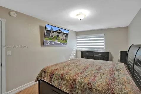 927 NE 199th Street Miami FL 33179