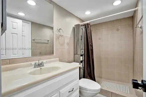 927 NE 199th Street Miami FL 33179
