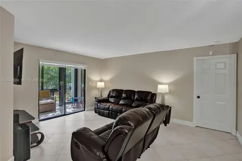 927 NE 199th Street Miami FL 33179