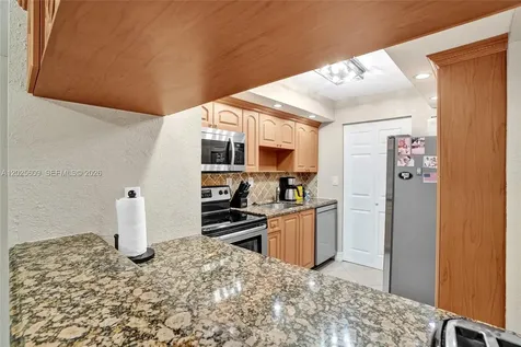 927 NE 199th Street Miami FL 33179