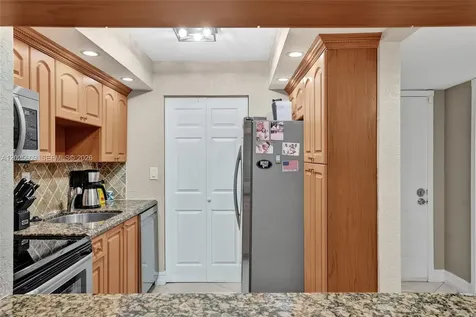 927 NE 199th Street Miami FL 33179