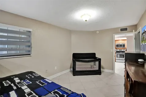 927 NE 199th Street Miami FL 33179