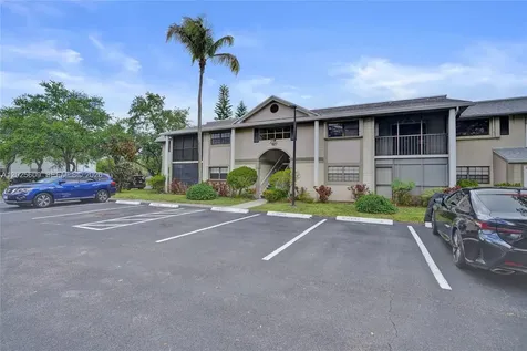 927 NE 199th Street Miami FL 33179