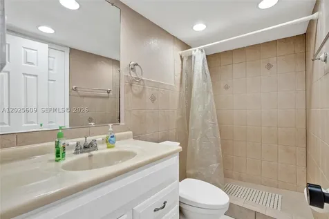 927 NE 199th Street Miami FL 33179